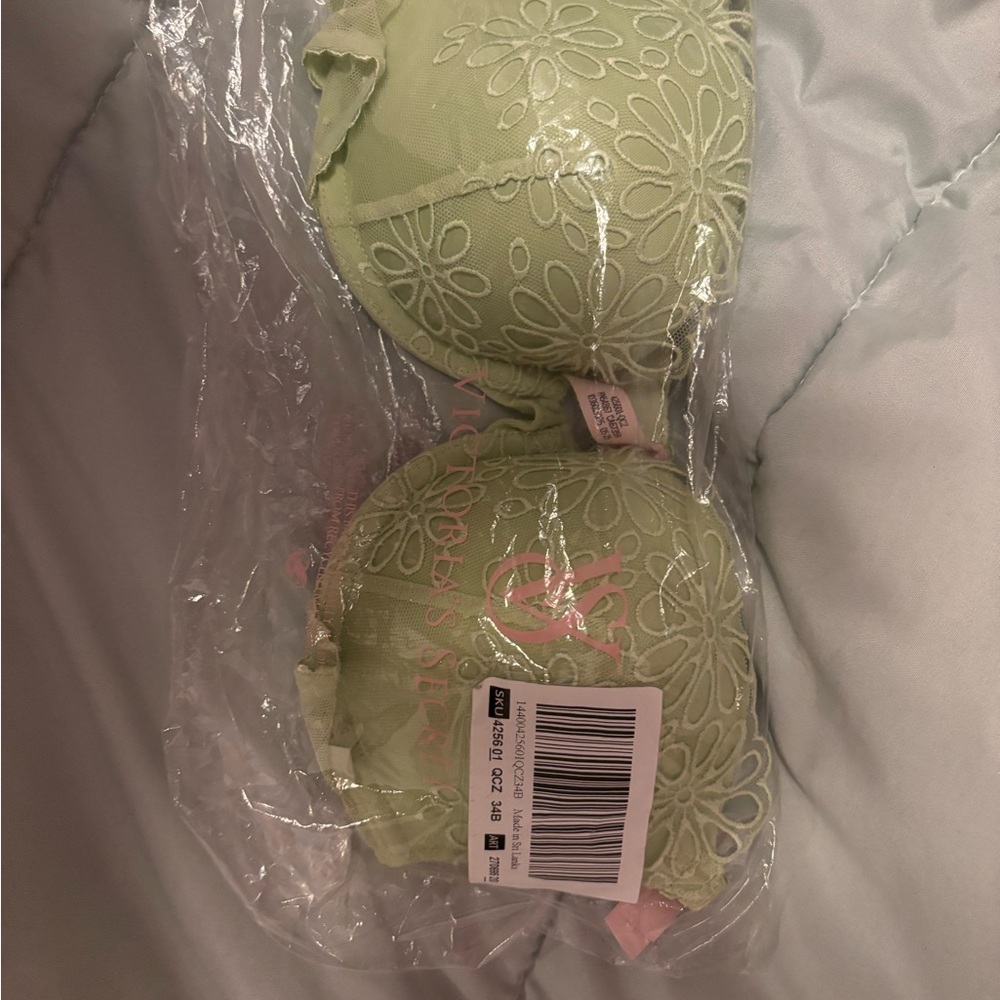 Victoria's Secret Green Lace Bra